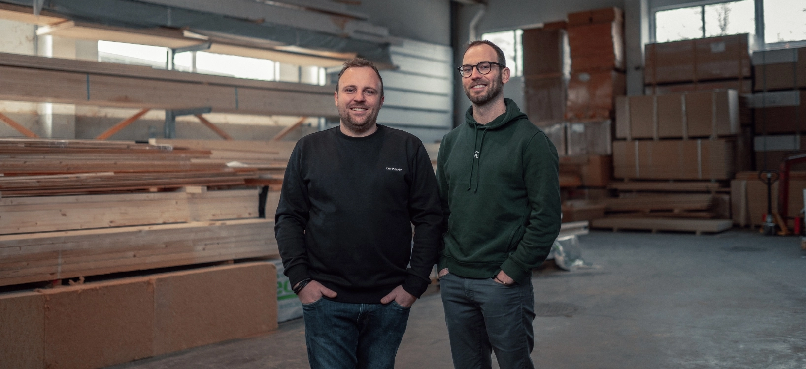 Markus Hörmanseder und Philipp Hüttl Portrait in der Produktionshalle